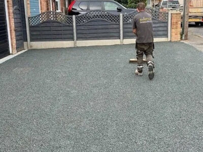 tar-chip-driveway-company-400x300